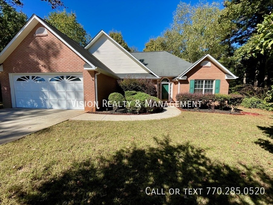 Beautiful Home! 3BD/2BA: Highly Desirable Community property image