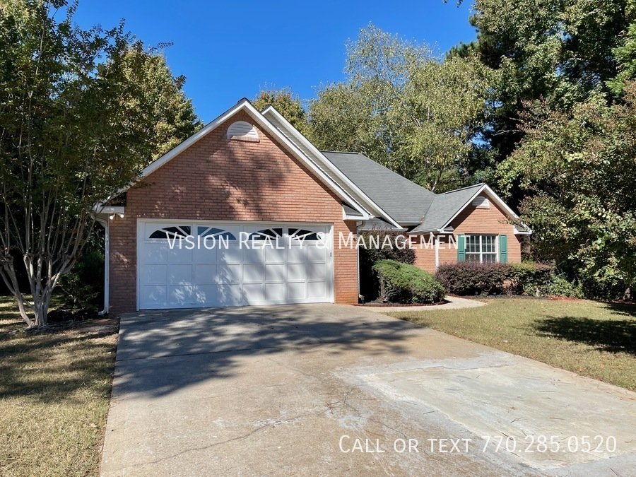 Beautiful Home! 3BD/2BA: Highly Desirable Community property image