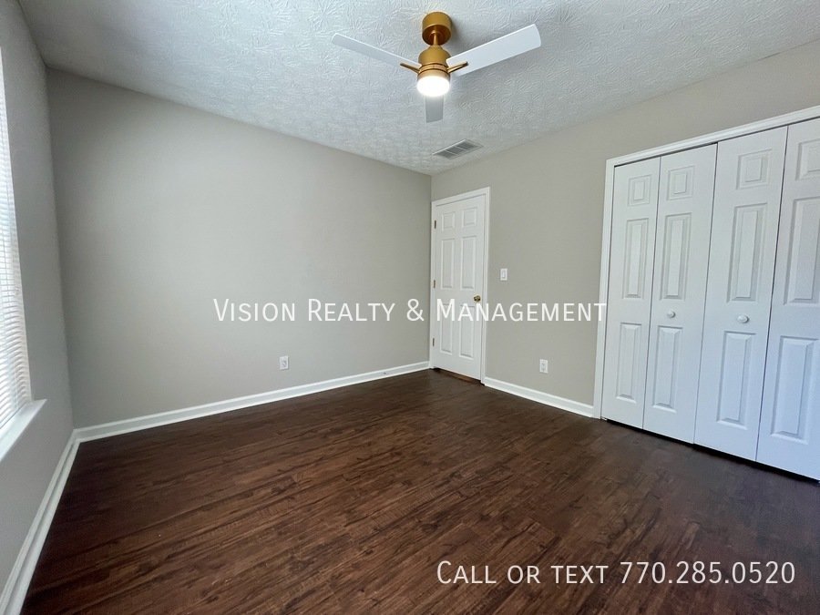 Beautiful Home! 3BD/2BA: Highly Desirable Community property image