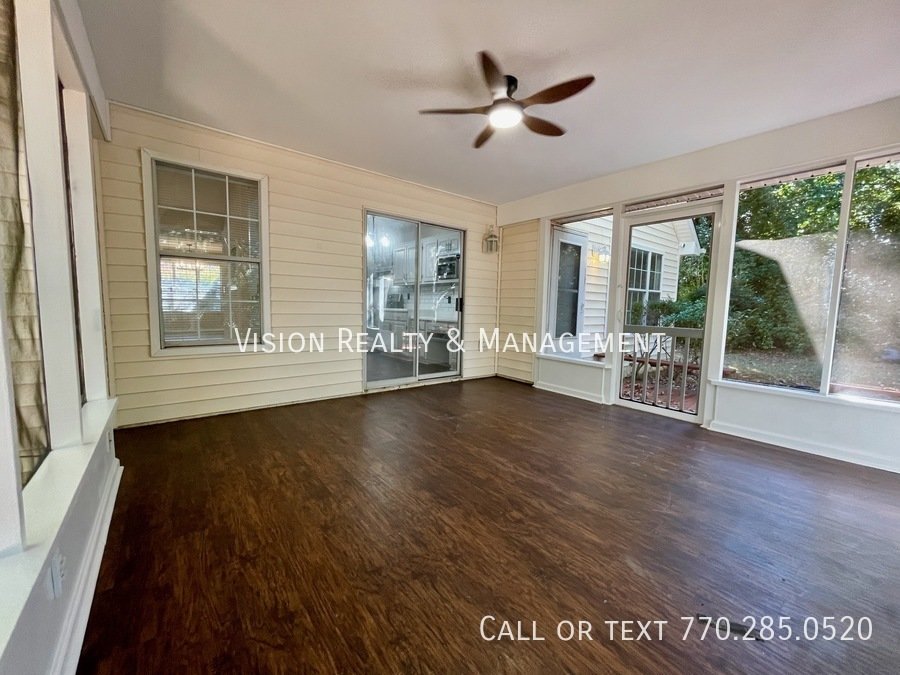 Beautiful Home! 3BD/2BA: Highly Desirable Community property image