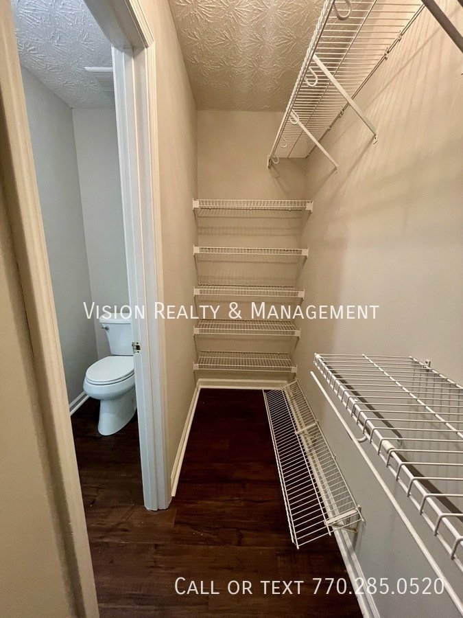 Beautiful Home! 3BD/2BA: Highly Desirable Community property image