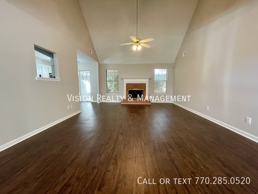 Beautiful Home! 3BD/2BA: Highly Desirable Community property image