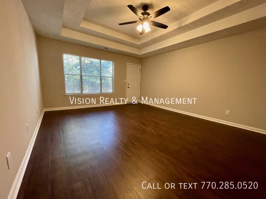 Beautiful Home! 3BD/2BA: Highly Desirable Community property image