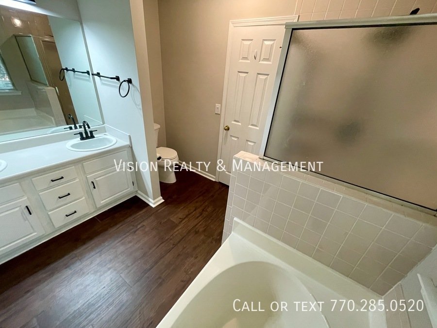 Beautiful Home! 3BD/2BA: Highly Desirable Community property image