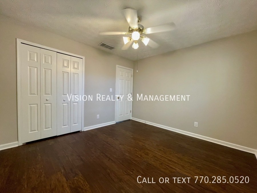 Beautiful Home! 3BD/2BA: Highly Desirable Community property image