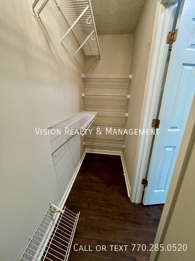 Beautiful Home! 3BD/2BA: Highly Desirable Community property image