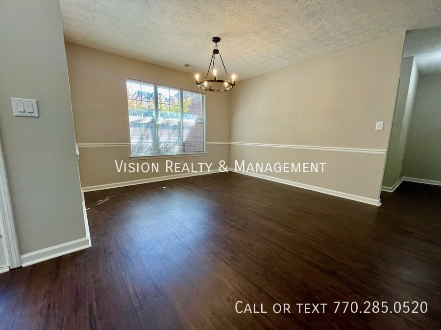 Beautiful Home! 3BD/2BA: Highly Desirable Community property image