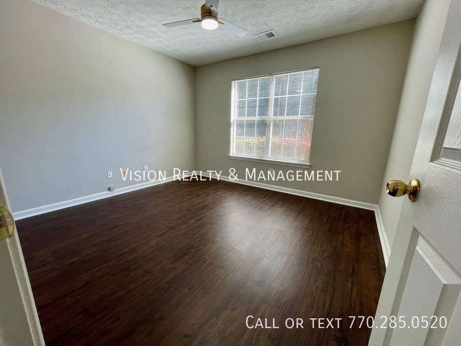 Beautiful Home! 3BD/2BA: Highly Desirable Community property image