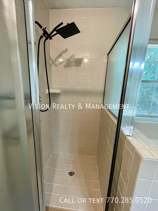 Beautiful Home! 3BD/2BA: Highly Desirable Community property image