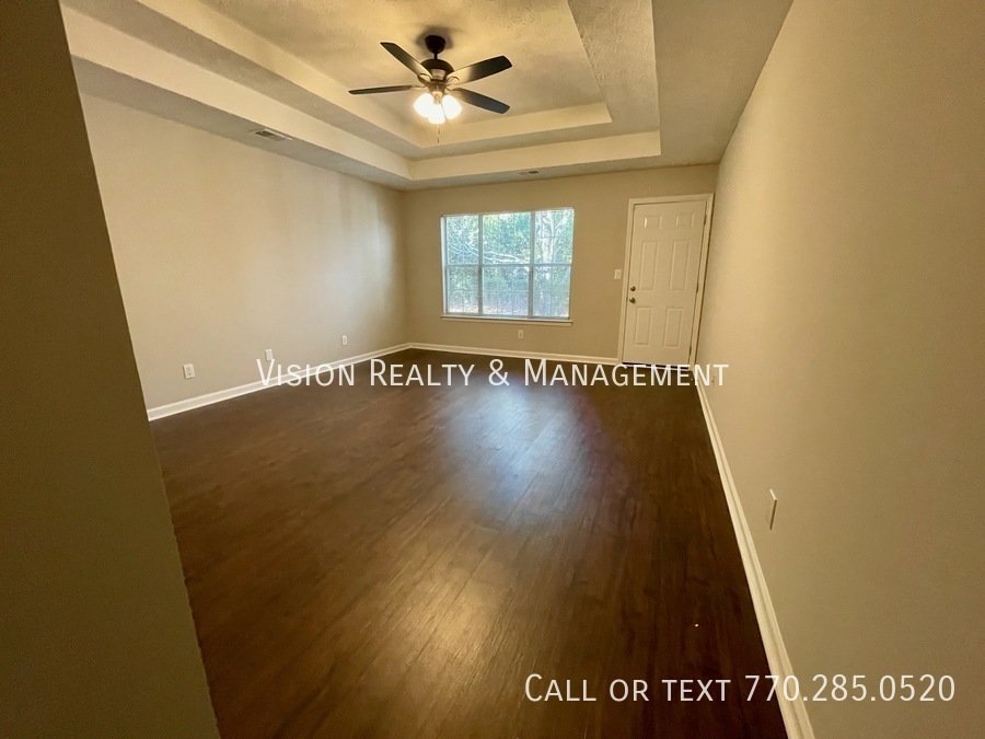 Beautiful Home! 3BD/2BA: Highly Desirable Community property image