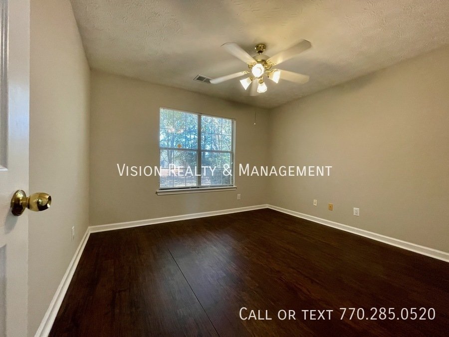 Beautiful Home! 3BD/2BA: Highly Desirable Community property image