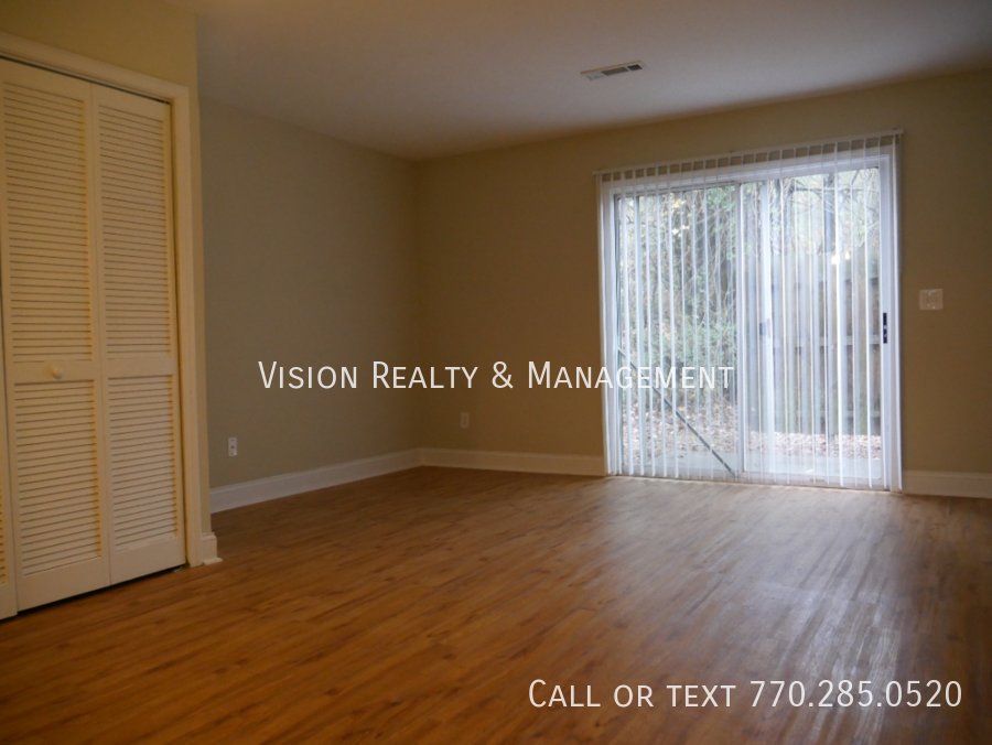 Spacious 2BD 1.5BA Townhome property image
