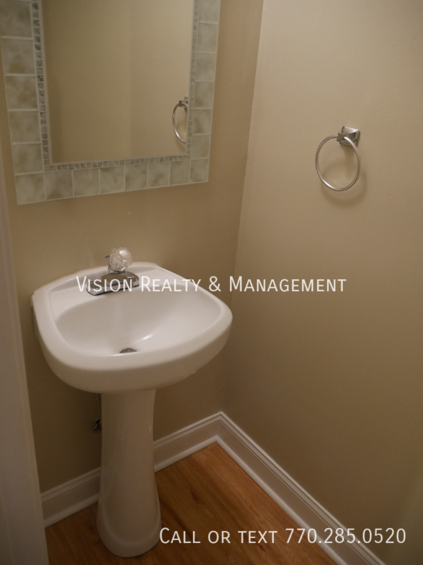 Spacious 2BD 1.5BA Townhome property image