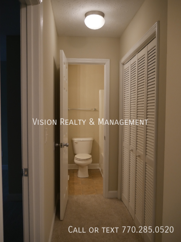 Spacious 2BD 1.5BA Townhome property image