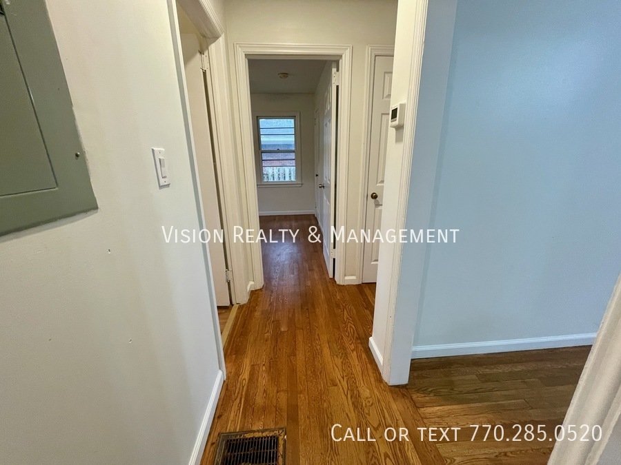 6328 Oakview Ln property image