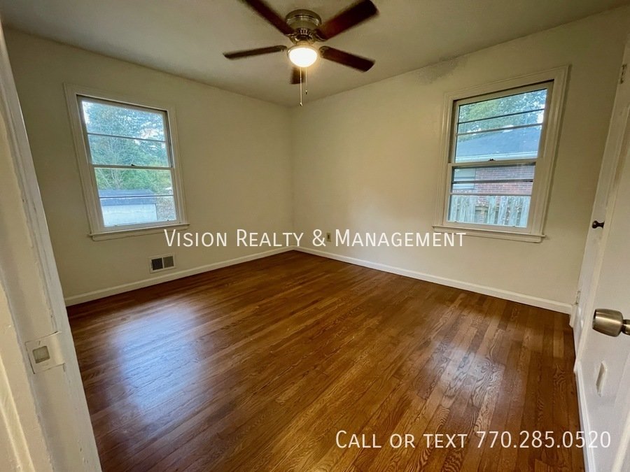 6328 Oakview Ln property image