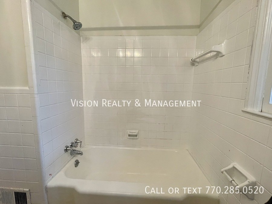 6328 Oakview Ln property image