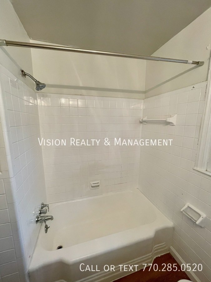 6328 Oakview Ln property image