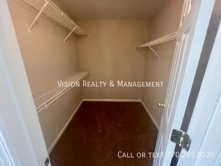 370 Lambert Overlook Circle property image