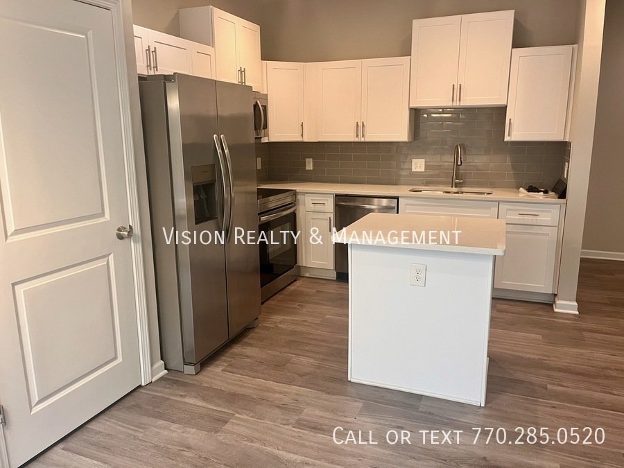 Beautiful 3 BD 2.5 BA Townhome MOVE in READY property image