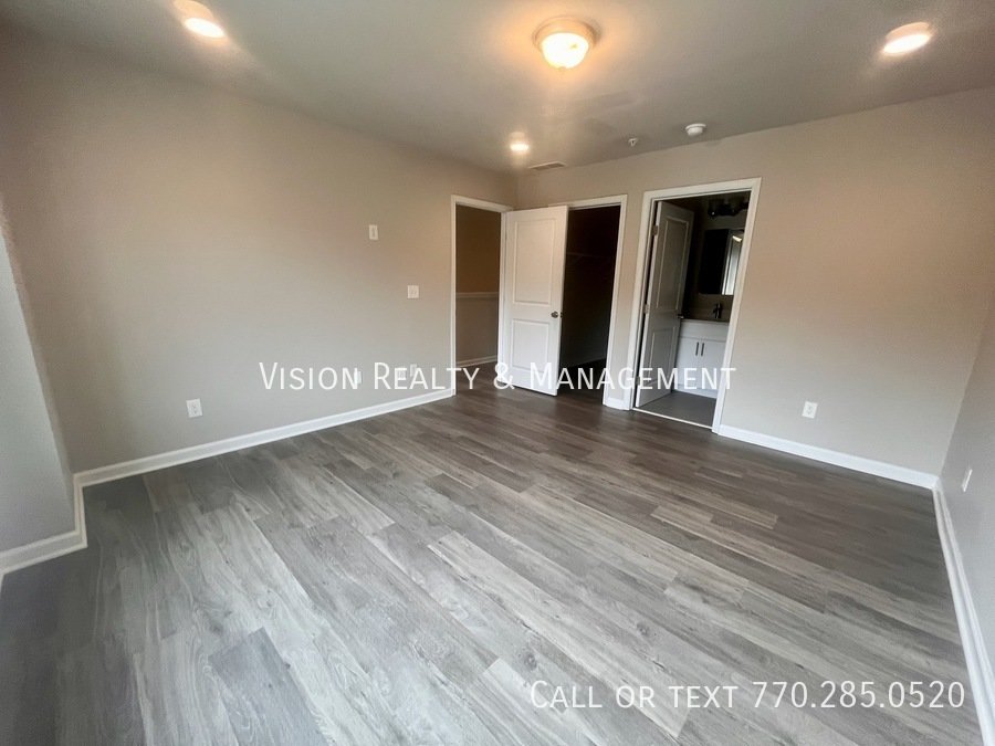 Beautiful 3 BD 2.5 BA Townhome MOVE in READY property image