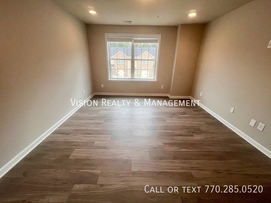 Beautiful 3 BD 2.5 BA Townhome MOVE in READY property image