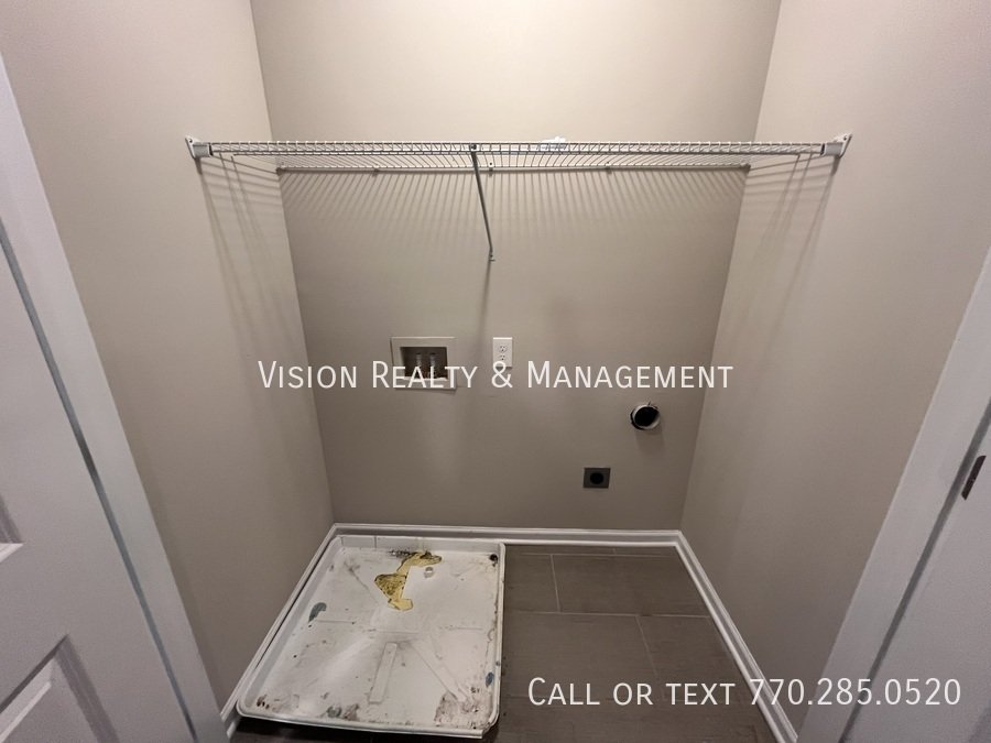 Beautiful 3 BD 2.5 BA Townhome MOVE in READY property image