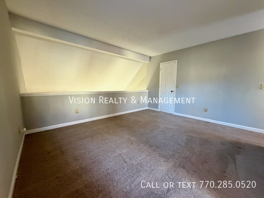 Beautiful 1BD 1.5 BA Townhome MOVE in READY property image