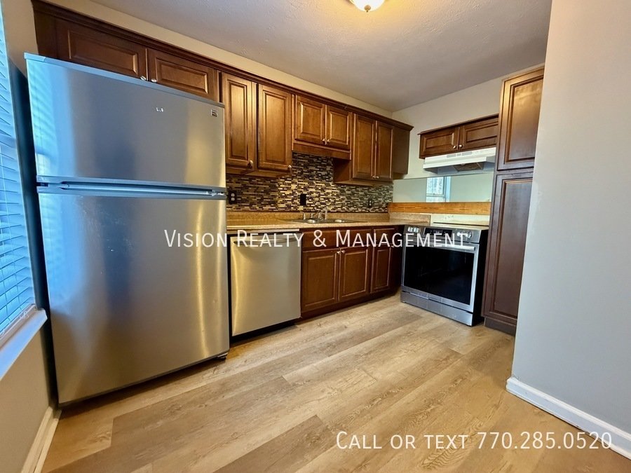 Beautiful 1BD 1.5 BA Townhome MOVE in READY property image