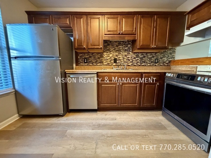 Beautiful 1BD 1.5 BA Townhome MOVE in READY property image