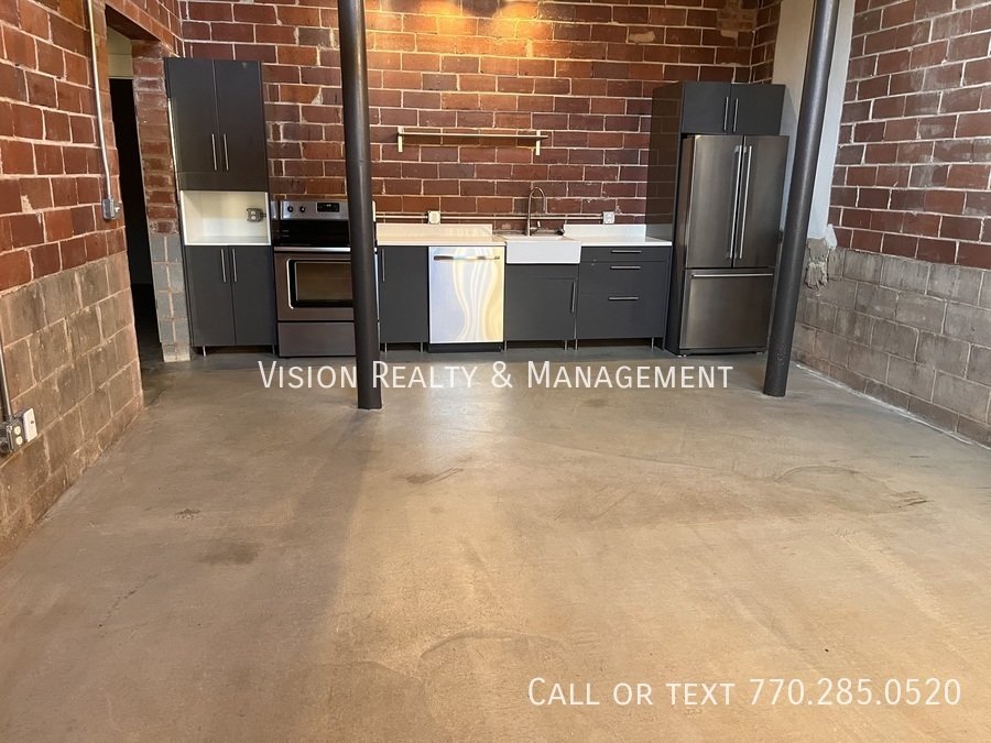 Beautiful 2BD/2BA Loft Available property image