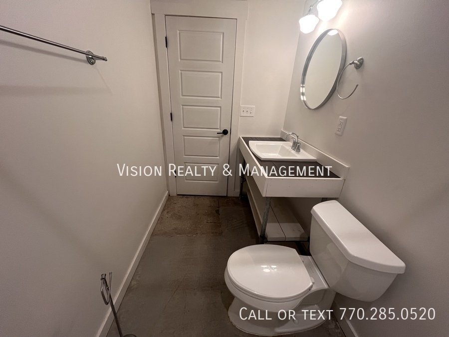 Beautiful 2BD/2BA Loft Available property image