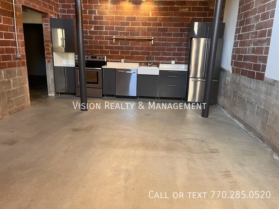 Beautiful 2BD/2BA Loft Available property image