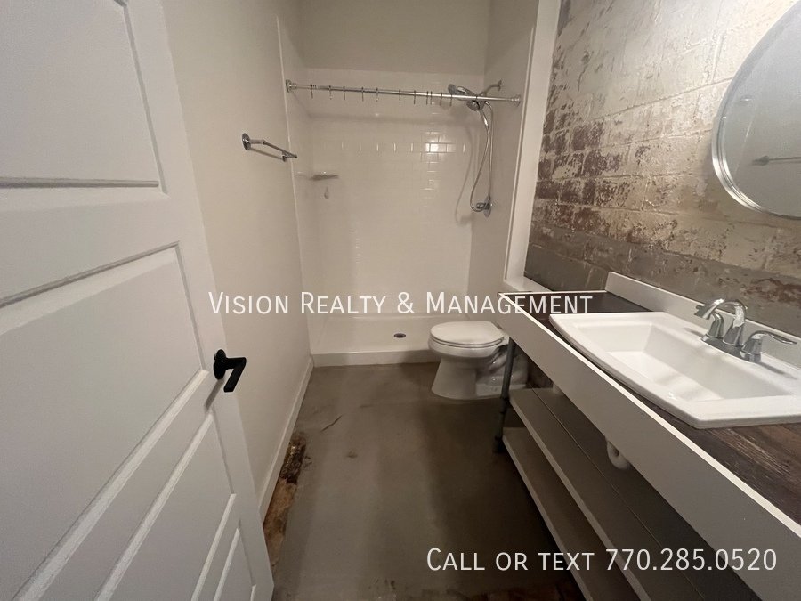 Beautiful 2BD/2BA Loft Available property image