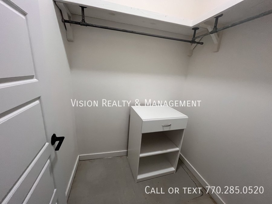 Beautiful 2BD/2BA Loft Available property image