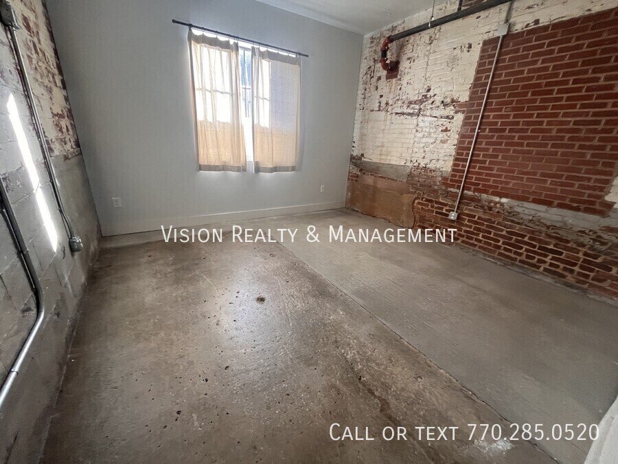 Beautiful 2BD/2BA Loft Available property image