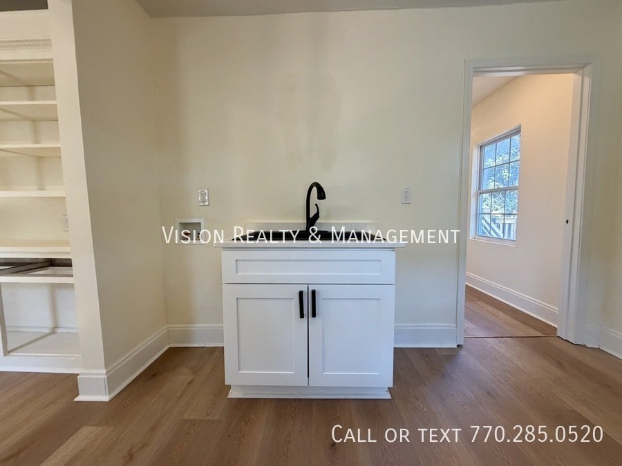 Move In Ready! 1BD 1BA Unit Near Ponce City Market property image