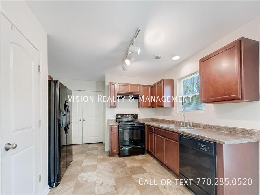 Beautiful 3 BD 2.5 BA In Atlanta! property image
