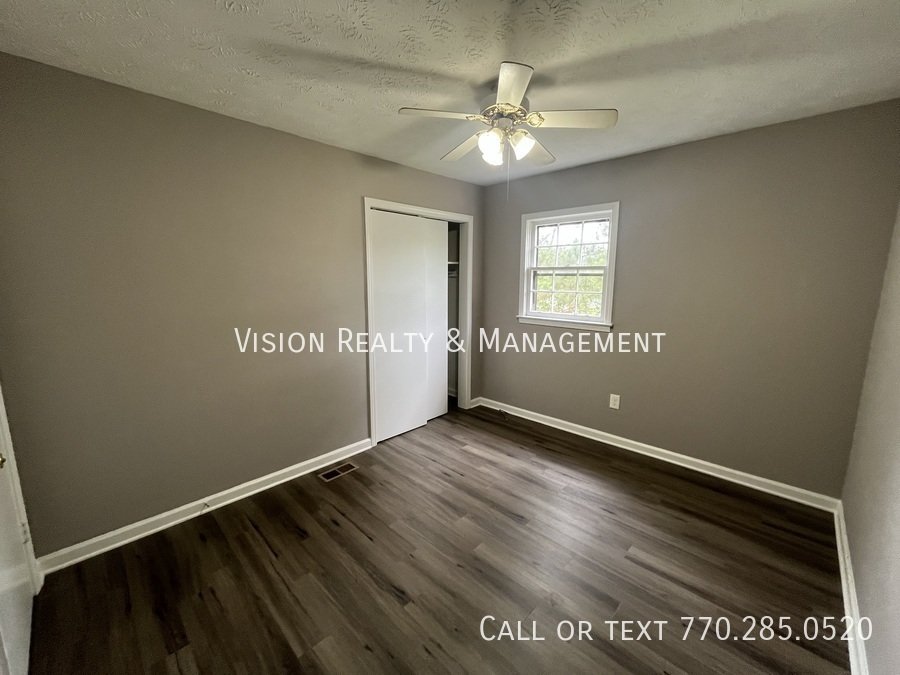 3Br/2Ba Carrollton Split-level property image