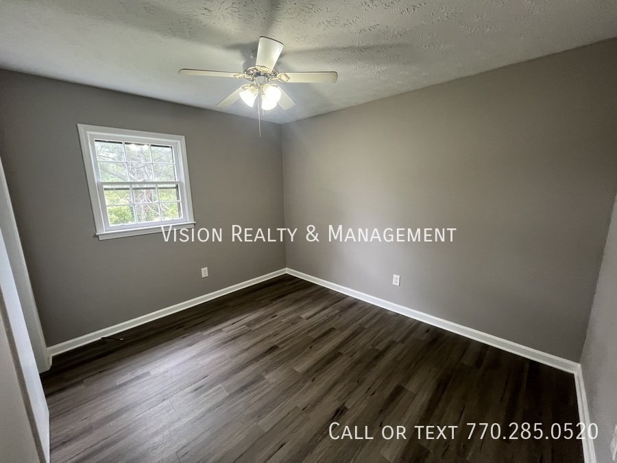 3Br/2Ba Carrollton Split-level property image