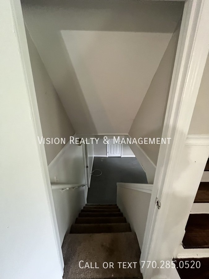 3Br/2Ba Carrollton Split-level property image