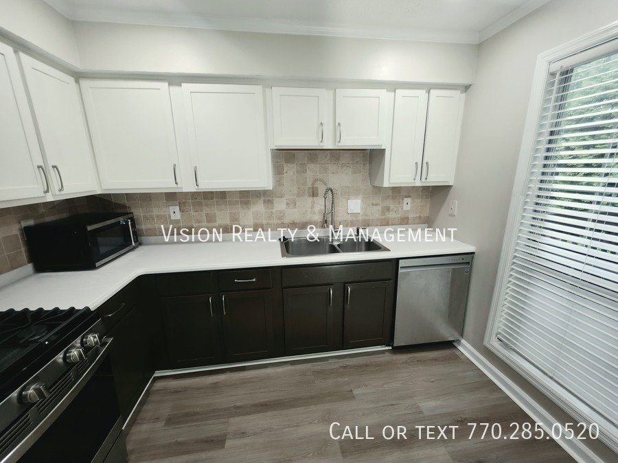 Lovely 3BD/2.5 BA In Stone Mountain property image
