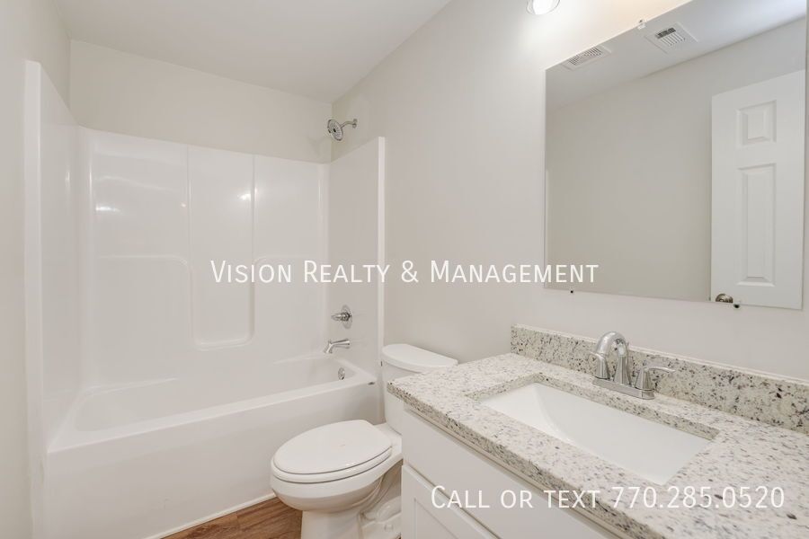 Lovely 2BR 1 BA in Bremen! property image