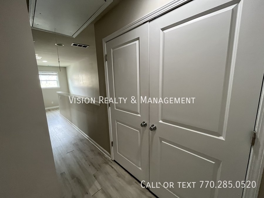 Beautiful 3 BD 2.5 BA Townhome MOVE in READY property image