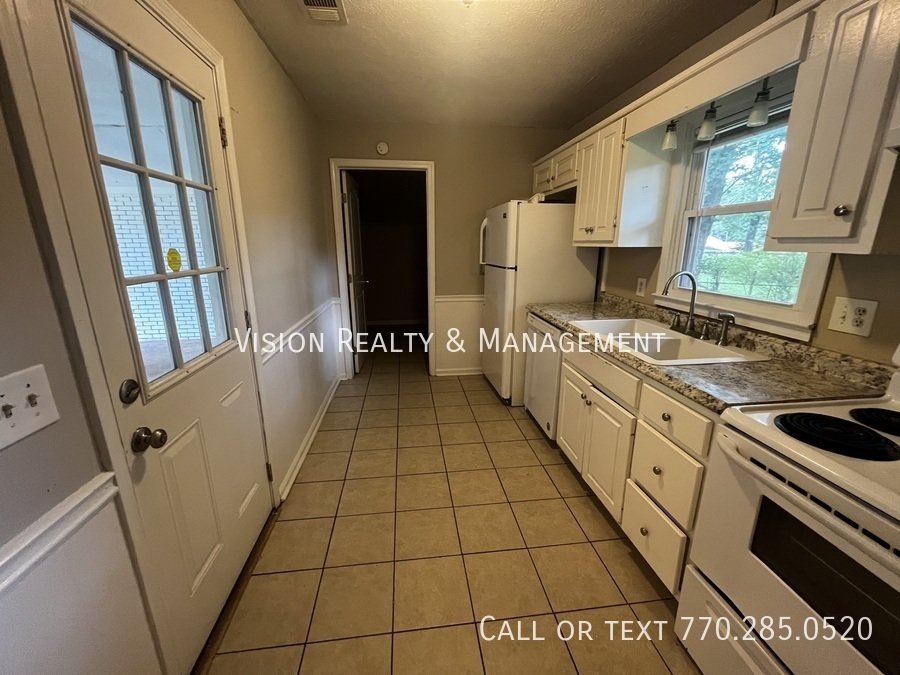 260 Castlegate Cir property image