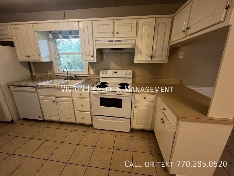 260 Castlegate Cir property image