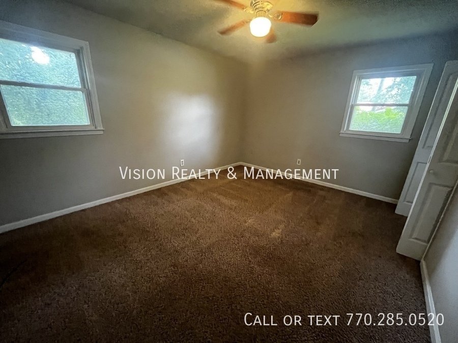 260 Castlegate Cir property image