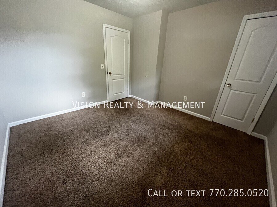 260 Castlegate Cir property image