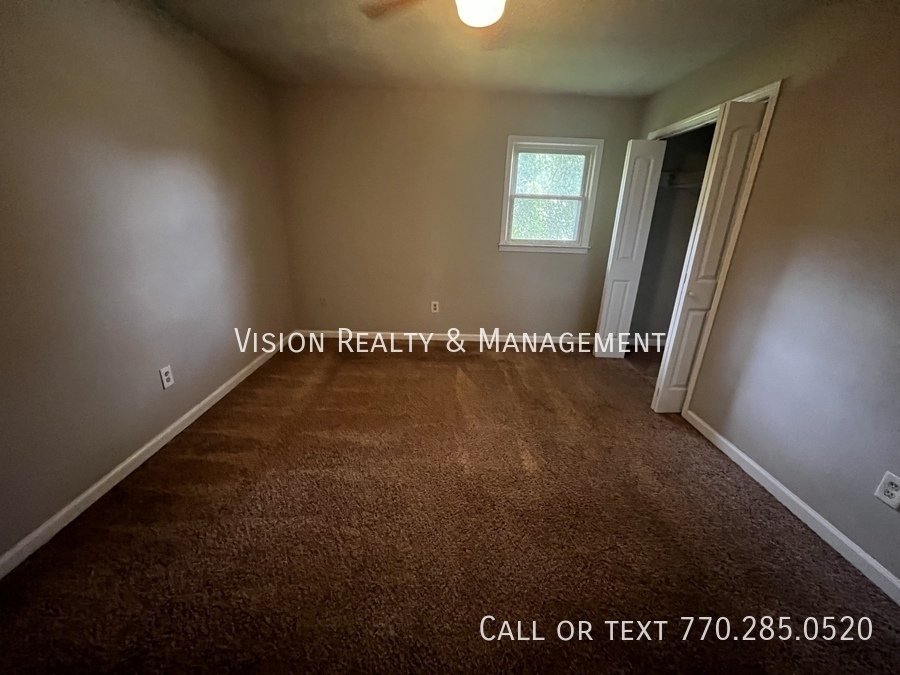 260 Castlegate Cir property image