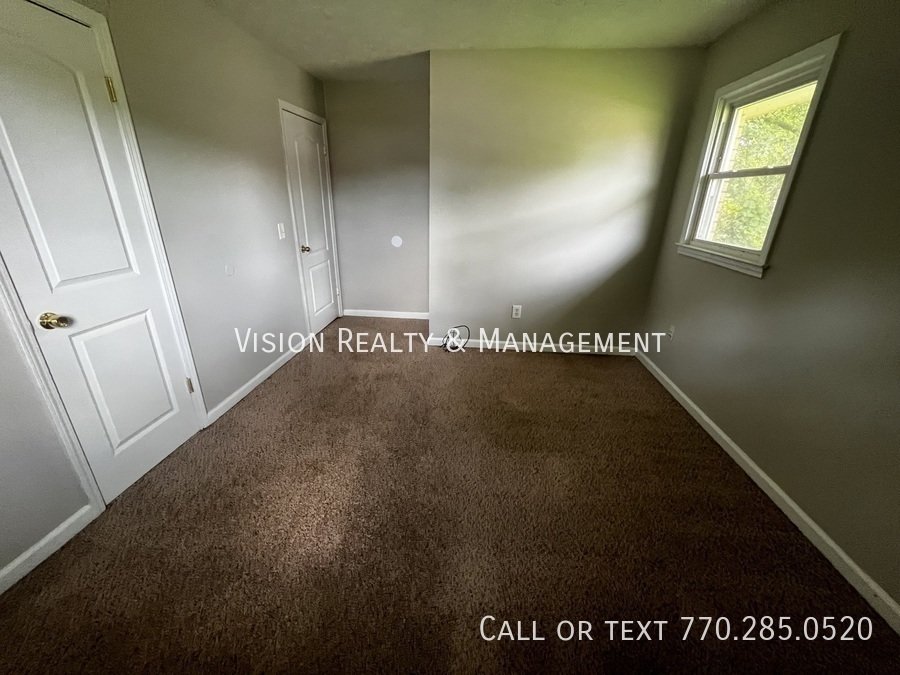 260 Castlegate Cir property image
